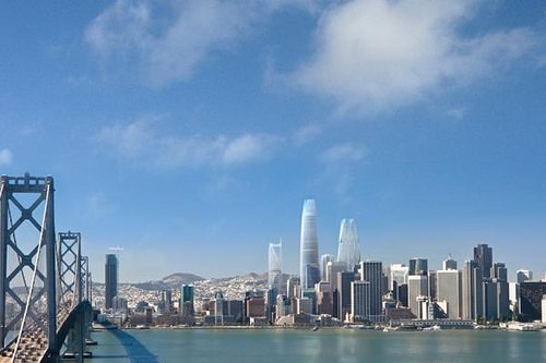 Foster's proposed tower, to the right of the taller Salesforce Tower. Rendering via TMG Partners/Foster + Partners.